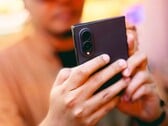 O Samsung Galaxy Z Fold8 reduz pela metade a resolução das fotos quando a temperatura fica muito alta.