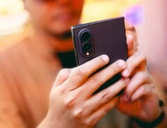 O Samsung Galaxy Z Fold8 reduz pela metade a resolução das fotos quando a temperatura fica muito alta.