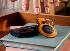Espera-se que os rivais do AirTag, como o Motorola Moto Tag, se tornem mais úteis em breve. (Fonte da imagem: Motorola)