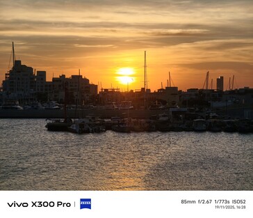 Vivo X300 Pro 85 mm Iluminação bruta.