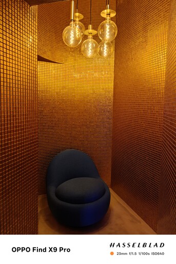 Câmera principal Oppo de 23 mm.