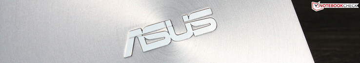 Asus Zenbook 14X - O elegante sub-portátil deixa uma boa impressão tanto no exterior quanto no interior. Asus Zenbook 14X - O elegante sub-portátil deixa uma boa impressão tanto no exterior quanto no interior.