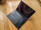 Revisão do laptop Razer Blade 18: Menor do que muitos laptops de 17 polegadas para jogos