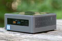 Intel NUC 8 com Core i3, GPU Radeon, 8 GB LPDDR4 RAM, e 1 TB HDD agora à venda por 329 USD