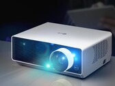 O projetor LG ProBeam modelo BU53PST pode lançar imagens de até 300" (~762 cm). (Fonte da imagem: LG)