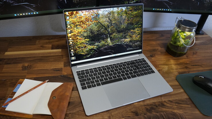 Ultrabook Schenker Vision 16 com tela de 240 Hz