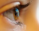 As lentes de contato gelatinosas possibilitam a visão direta no infravermelho próximo. Na foto: Um olho humano - imagem de estoque. (Fonte da imagem: Adrian Gordon, Unsplash)