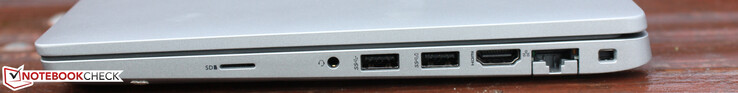 microSD, porta de áudio combinada, 2x USB-A 3.0, HDMI, RJ45, Dell Secure Lock