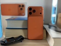 A redatora do MacRumors Juli Clover usou três gerações de iPhone durante um ano cada, com o limite de carga de 80% ativado.
