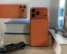 A redatora do MacRumors Juli Clover usou três gerações de iPhone durante um ano cada, com o limite de carga de 80% ativado.