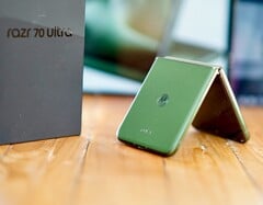 O Motorola Razr Plus 2026 (Razr 70 Plus) apresenta muitas vantagens — infelizmente, a comunicação clara do cronograma de atualizações não é uma delas.