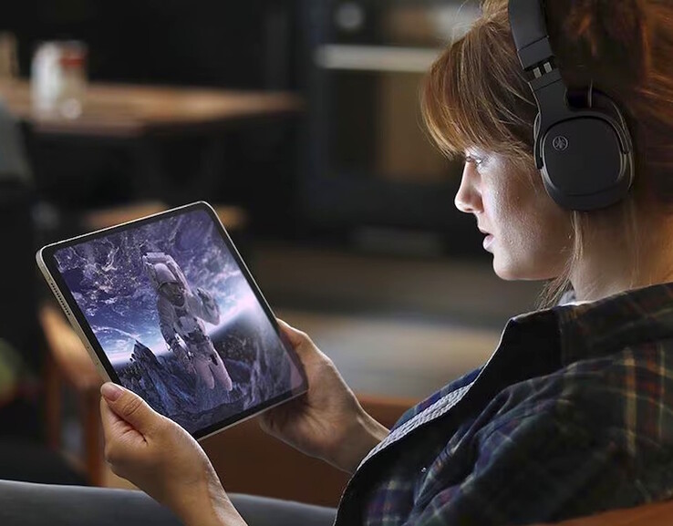 Os fones de ouvido Yamaha YH-L500A suportam conexões com fio de 3,5 mm e sem fio Bluetooth 5.4. (Fonte da imagem: Yamaha)