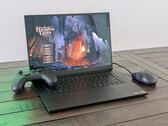 Análise do laptop Razer Blade 16 RTX 5080: Quase tão rápido, mas muito mais barato