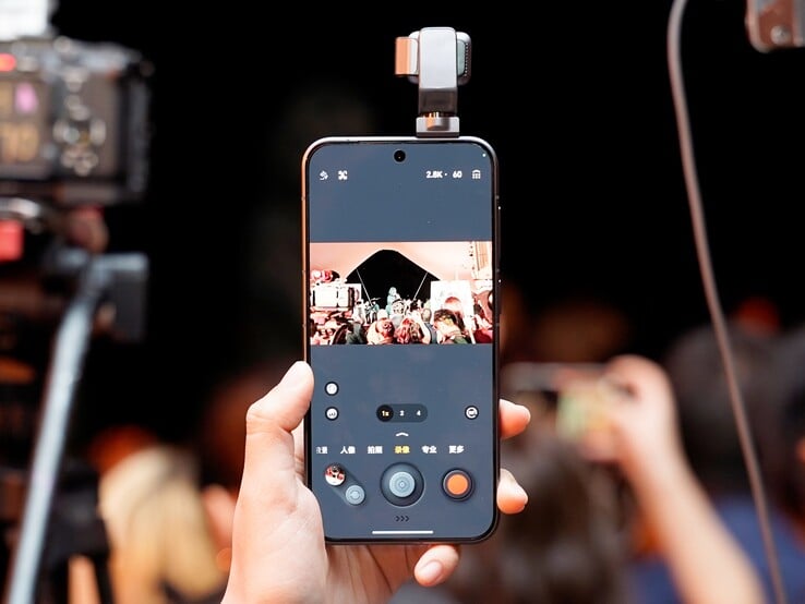 O Honor Robot Phone tem um sensor primário de resolução ultra-alta de 200 MP.