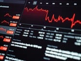 Um painel digital do mercado de ações que exibe o acompanhamento financeiro.