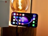 O Xiaomi 17 Max possui uma impressionante capacidade de bateria de 8.000 mAh.