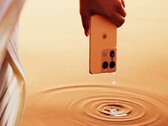 O Motorola Edge 50 Ultra será oferecido na cor Pantone do ano de 2024. (Imagem: Motorola, via Evan Blass)