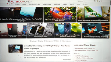 Os sites são legíveis. (Fonte da imagem: Notebookcheck)