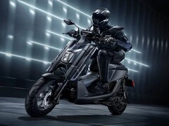 A Yamaha apresentou oficialmente o ciclomotor elétrico EMF em um trailer de lançamento futurista e bastante dramático (Imagem: Yamaha)