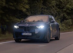 O SUV elétrico BMW iX3 conseguiu uma impressionante autonomia de 626 milhas com 12 milhas ainda restantes no relógio. (Fonte da imagem: BMW Group via YouTube)