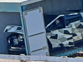 O Cybertruck da Tesla aterrissou na Nova Zelândia para testes em climas frios, o que nos deu uma prévia de seu amplo porta-malas e do design incomum da tampa. (Fonte da imagem: Clube de Proprietários do Cybertruck)