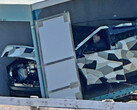 O Cybertruck da Tesla aterrissou na Nova Zelândia para testes em climas frios, o que nos deu uma prévia de seu amplo porta-malas e do design incomum da tampa. (Fonte da imagem: Clube de Proprietários do Cybertruck)