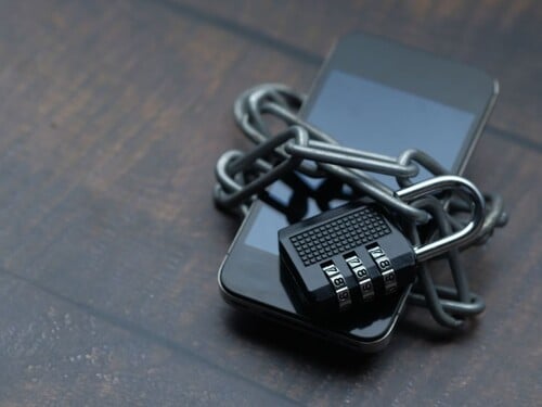 Smartphone com cadeado