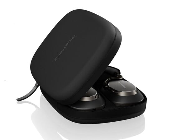 O Bowers & Wilkins Px8 S2 vem com um estojo de transporte. (Fonte da imagem: Bowers & Wilkins)