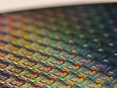 Arte conceitual que evoca o design do chip do smartphone, preparando o terreno para a rivalidade entre MediaTek e Qualcomm (Fonte da imagem: Unsplash / Laura Ockel)