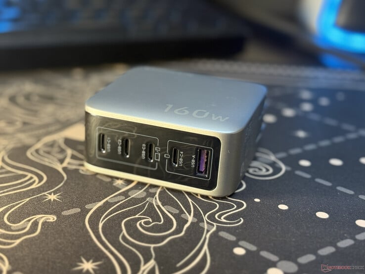 As cinco portas do Ugreen Nexode Pro 160W