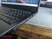 O cartão Micro SD está mal inserido no leitor do Schenker Connect 15 