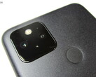 Aparentemente, os espaços entre a tela e o chassi do Pixel 5 são uma 