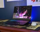 Análise do HP HyperX Omen Max 16: O portátil para jogos com um adaptador CA de 460 W
