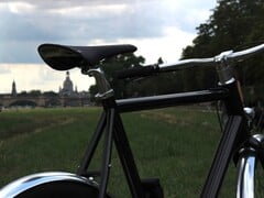 Passeio de teste com duas bicicletas elétricas da Pelago