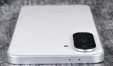 Lado superior da caixa (microfone)