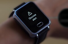O relógio K'Watch Glucose smartwatch pode ser configurado para disparar alarmes quando forem detectados níveis altos ou baixos de açúcar no sangue. (Fonte de imagem: PKVitality - editado)
