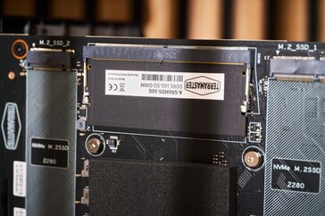 A RAM pode ser substituída.