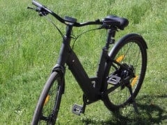 A Urtopia Carbon 1 ST também causa uma forte impressão como uma bicicleta inteligente