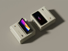 O Ayaneo AM01S agora conta com uma APU AMD mais potente que aproveita as arquiteturas de CPU Zen 5 e GPU RDNA 3.5. (Fonte da imagem: Ayaneo)