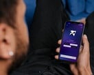 Eustella e um smartphone