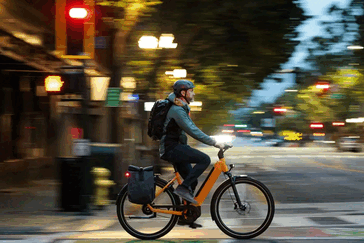 A e-bike Gazelle Ultimate C380+ está disponível nas configurações de quadro step-through e high-step