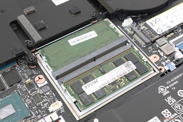 Dois slots SODIMM de até 64 GB no total