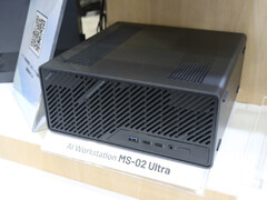 O Minisforum MS-02 Ultra tem muito a oferecer em seu gabinete relativamente compacto. (Fonte da imagem: PC Watch)