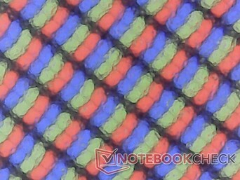 A granulação é mínima devido à sobreposição fosca