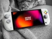 O CRKD Nitro Deck 2 substitui os Joy-Cons do Nintendo Switch 2/Switch.