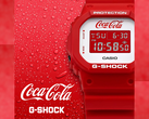 A antiga colaboração Casio G-Shock x Coca Cola - o DW5600CC23-4, retratado ao lado dos logotipos da Coca-Cola e do G-Shock em um fundo vermelho. (Fonte da imagem: Casio - editado)