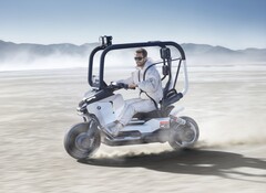 O BMW Vision CE 01 pretende substituir capacetes e equipamentos de proteção pelo fiel cinto de segurança e gaiola de proteção (Fonte da imagem: BMW)