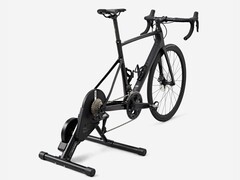 O Van Rysel Interactive Turbo Trainer D100 tem uma potência máxima de 600 W. (Fonte da imagem: Decathlon)