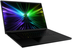 O Razer Blade 18 (2024) possui uma porta Thunderbolt 5 (Fonte da imagem: Razer)