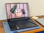 Análise do Lenovo Yoga 9 2-em-1 14IMH9: Menor e mais leve com gráficos Arc mais rápidos